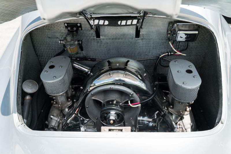 Illustration for article titled Dean Jeffries' Custom Porsche 356 Is An Ugly Car I Can't Help But Love